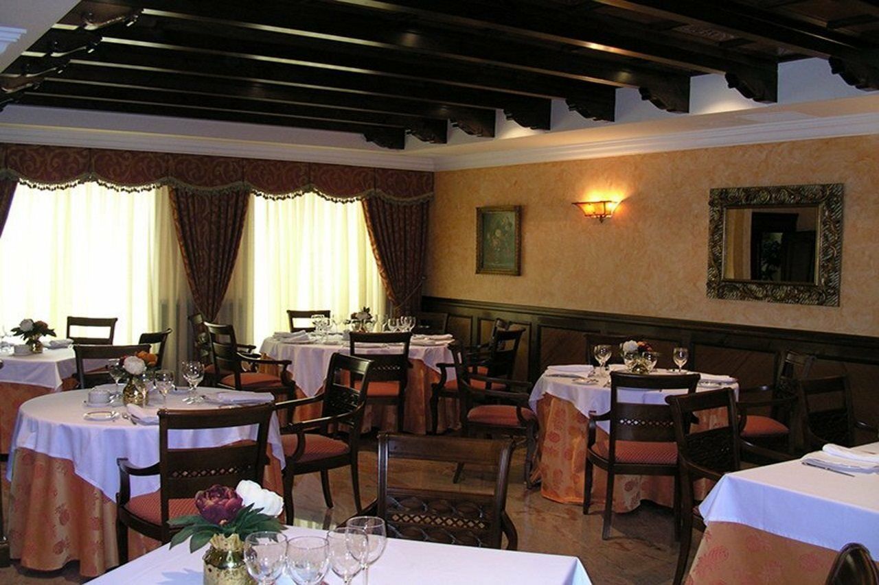 Santiago Otel Linares  Restoran fotoğraf